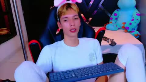 park_jimin1 online show from January 5, 2026, 5:27 pm