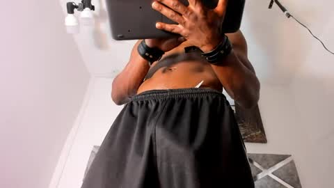 Snapshot of passion_black_ chatting on May 14, 2026, 4:14 pm passion_black_ online show from May 14, 2026, 4:14 pm