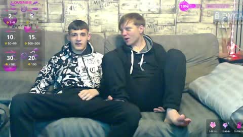 Snapshot of passionate_bonds chatting on April 21, 2026, 1:18 am Max tall dark-haired guy with tattoos and Phil blond-haired online show from April 21, 2026, 1:18 am