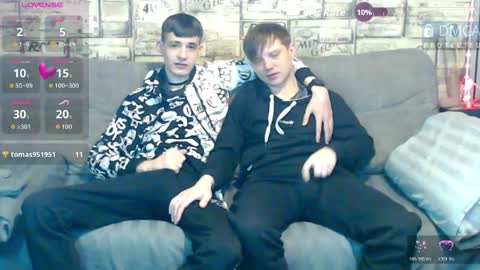 Snapshot of passionate_bonds chatting on April 23, 2026, 2:13 am Max tall dark-haired guy with tattoos and Phil blond-haired online show from April 23, 2026, 2:13 am