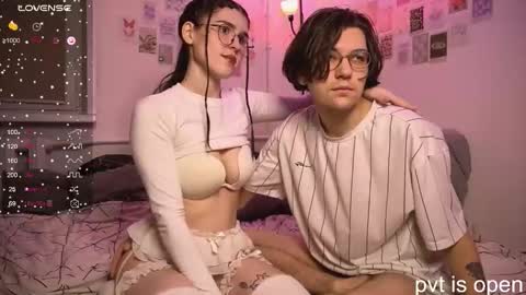 Zoe online show from November 21, 2025, 8:40 pm