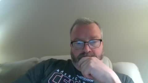 passporttraveler1 online show from April 24, 2026, 1:52 am