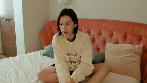 Mary online show from September 19, 2025, 12:39 pm