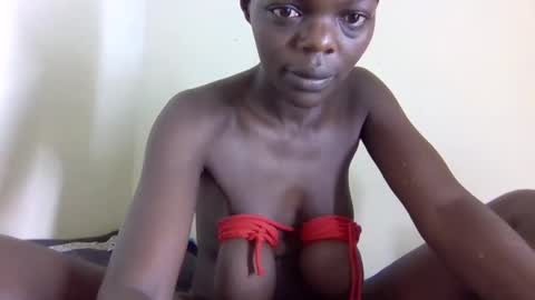 Snapshot of patite_lov chatting on January 7, 2026, 3:25 pm patite_lov online show from January 7, 2026, 3:25 pm