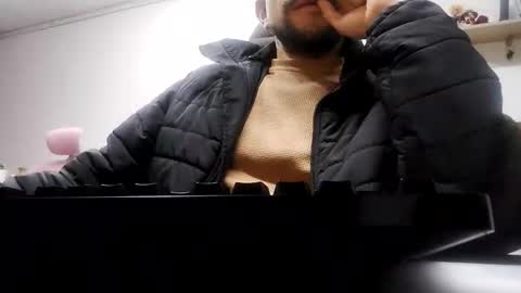 pato_lavida_ online show from April 15, 2026, 11:05 pm