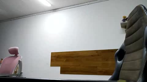 pato_lavida_ online show from April 18, 2026, 9:26 pm