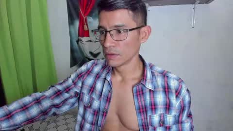 Snapshot of patrick_1_ chatting on April 24, 2026, 1:19 am EDUAR Independent model online show from April 24, 2026, 1:19 am