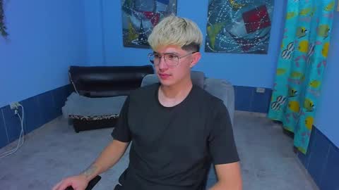 .... online show from November 23, 2025, 8:52 pm