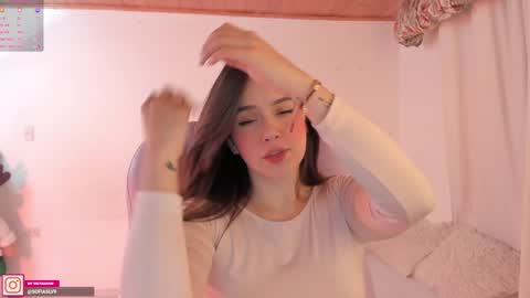 Snapshot of pau_cute chatting on December 15, 2024, 11:20 pm Sofa online show from December 15, 2024, 11:20 pm