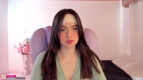 Snapshot of pau_cute chatting on December 28, 2024, 6:18 pm Sofa online show from December 28, 2024, 6:18 pm