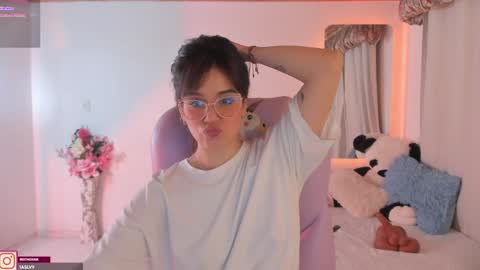 Snapshot of pau_cute chatting on February 5, 2025, 7:29 am Sofa online show from February 5, 2025, 7:29 am