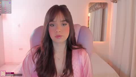 Snapshot of pau_cute chatting on February 27, 2025, 4:09 am Sofa online show from February 27, 2025, 4:09 am