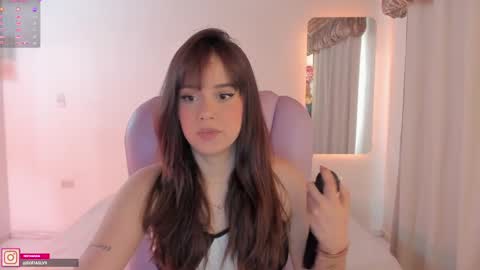 Snapshot of pau_cute chatting on March 12, 2025, 9:56 pm Sofa online show from March 12, 2025, 9:56 pm