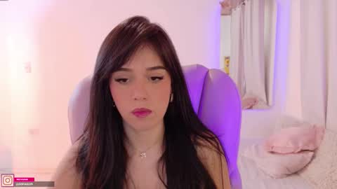 Snapshot of pau_cute chatting on October 4, 2025, 9:46 pm Sofa online show from October 4, 2025, 9:46 pm