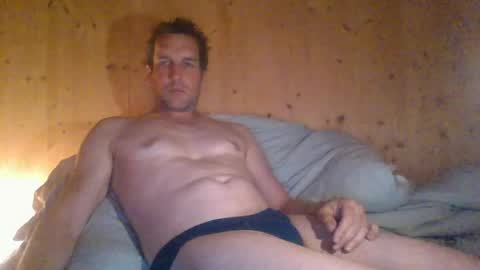 Snapshot of paueriwan chatting on April 30, 2026, 8:04 pm paueriwan online show from April 30, 2026, 8:04 pm