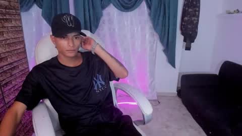 Snapshot of paul_booy chatting on October 25, 2025, 3:47 am Paul online show from October 25, 2025, 3:47 am