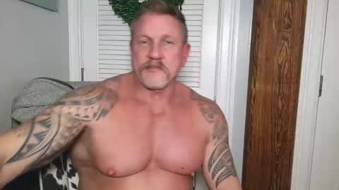 Snapshot of paul_longcut chatting on April 2, 2026, 1:36 am Paul Roland online show from April 2, 2026, 1:36 am