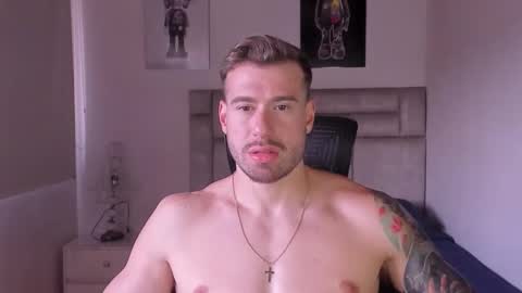 PAUL ROGER online show from November 8, 2025, 4:29 pm