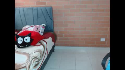 paula__117 online show from May 21, 2026, 7:10 pm
