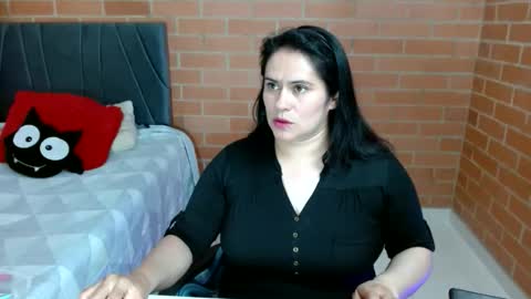 paula__117 online show from June 8, 2026, 8:53 pm