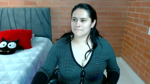 paula__117 online show from June 18, 2026, 8:13 pm