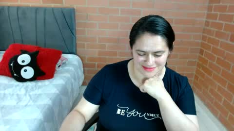 paula__117 online show from June 25, 2026, 9:41 pm