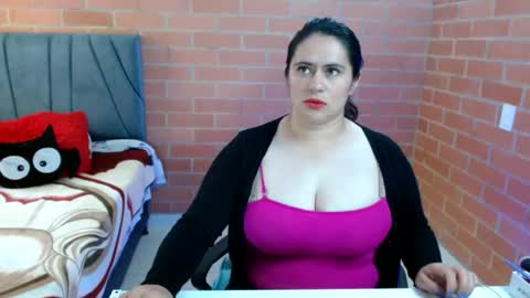 paula__117 online show from July 21, 2026, 8:11 pm