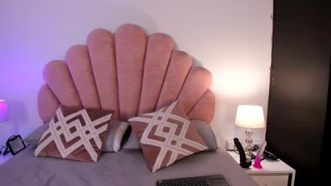 Paula   online show from March 3, 2026, 11:27 am