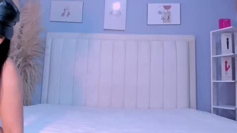 Pau online show from October 22, 2025, 7:24 pm