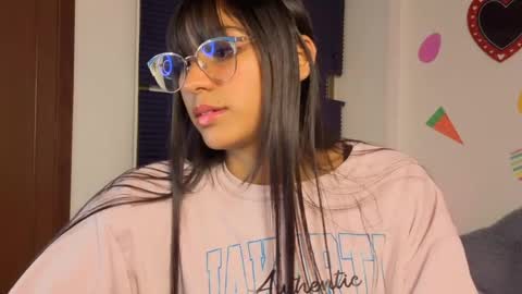 Snapshot of paulacutexs chatting on April 22, 2026, 5:21 am Paula online show from April 22, 2026, 5:21 am