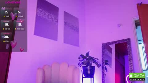 Paula Toro  online show from April 17, 2026, 11:13 am