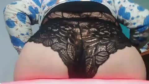 Snapshot of paulavaltina21 chatting on December 6, 2024, 10:38 am PAULA VALENTINA online show from December 6, 2024, 10:38 am