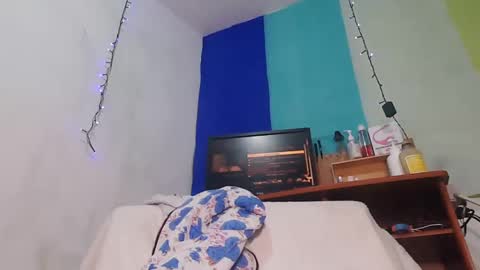 Snapshot of paulavaltina21 chatting on January 1, 2025, 5:01 am PAULA VALENTINA online show from January 1, 2025, 5:01 am