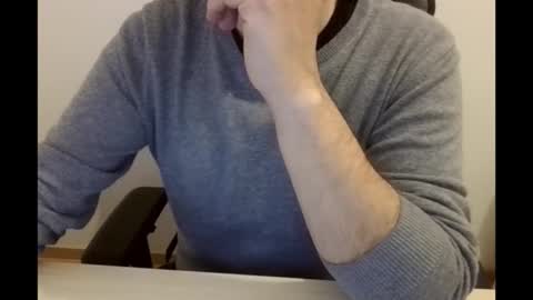 Snapshot of paulbazo83 chatting on March 27, 2026, 9:42 am paulbazo83 online show from March 27, 2026, 9:42 am