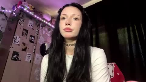 Mia online show from July 27, 2026, 6:20 am