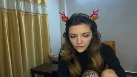 Isla  Chase online show from December 5, 2024, 5:39 pm