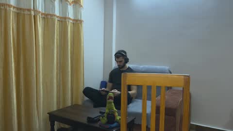 Isla  Chase online show from December 7, 2024, 2:46 pm