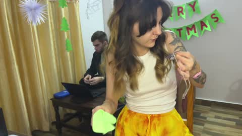 Isla  Chase online show from December 20, 2024, 3:00 pm