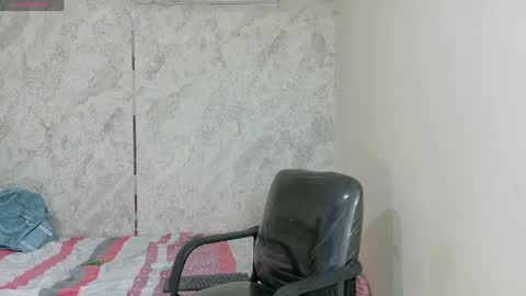 Snapshot of paulina_0_ chatting on May 24, 2026, 1:27 pm paulina_0_ online show from May 24, 2026, 1:27 pm