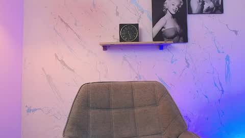 Snapshot of paulina_lopezz chatting on May 27, 2026, 5:26 am PAULINA online show from May 27, 2026, 5:26 am