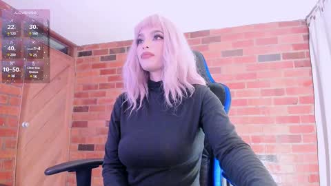 Snapshot of paulinabarnett_ chatting on December 18, 2024, 12:32 am Paulina online show from December 18, 2024, 12:32 am