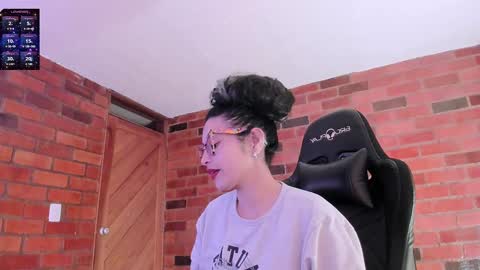 Snapshot of paulinabarnett_ chatting on January 6, 2025, 1:42 am Paulina online show from January 6, 2025, 1:42 am