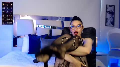 Snapshot of paulinabarnett_ chatting on February 16, 2025, 1:38 pm Paulina online show from February 16, 2025, 1:38 pm