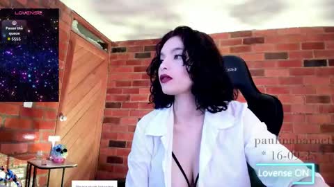 Snapshot of paulinabarnett_ chatting on September 17, 2025, 3:19 am Paulina online show from September 17, 2025, 3:19 am