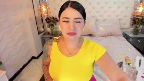 paulinabelen21 online show from February 21, 2025, 3:56 am