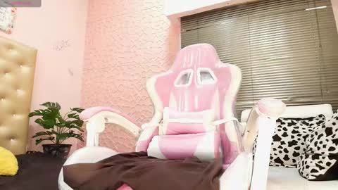 PaulinaSaennz online show from January 10, 2025, 12:47 pm