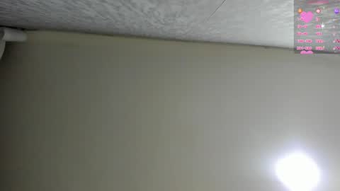 PaulinaSaennz online show from April 27, 2026, 12:47 pm