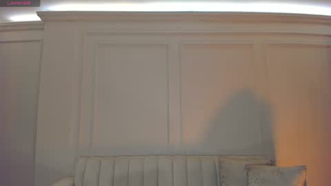 Paulina Santos  online show from April 6, 2026, 7:04 pm