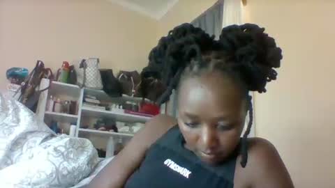 Snapshot of pauline19932016 chatting on November 4, 2025, 4:44 am pauline19932016 online show from November 4, 2025, 4:44 am