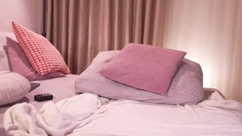 pauline_7 online show from November 10, 2025, 6:07 pm